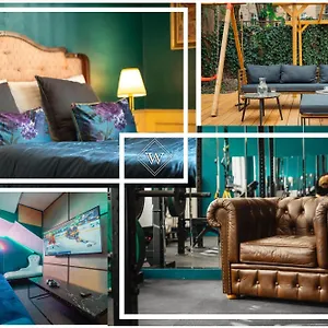 1885 Hotell